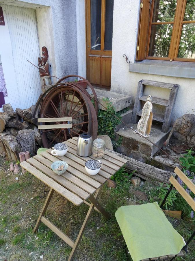 L'Escalier Des Reves Bed and Breakfast Saint-Sauveur-en-Puisaye Exteriör bild